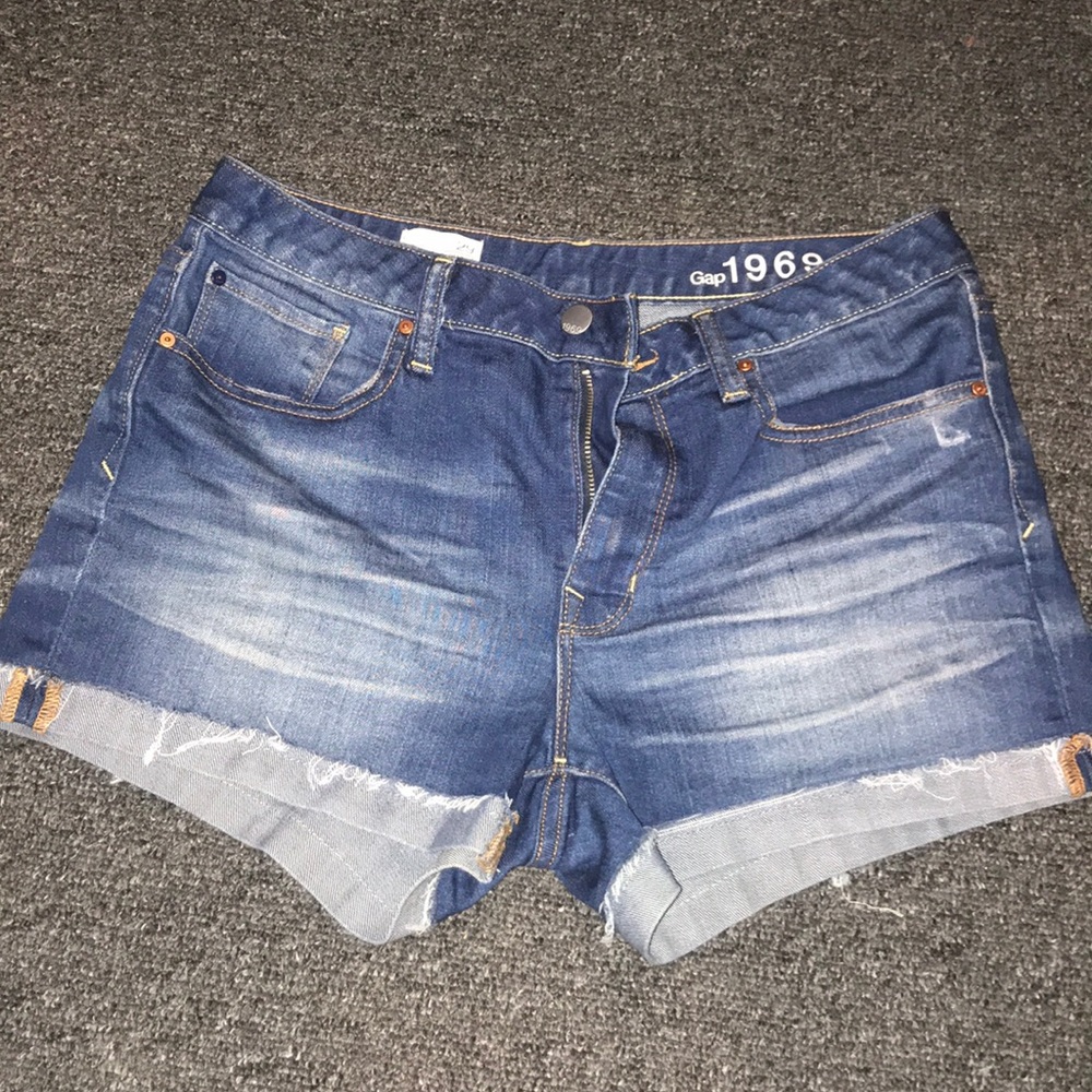 Gap cut off shorts